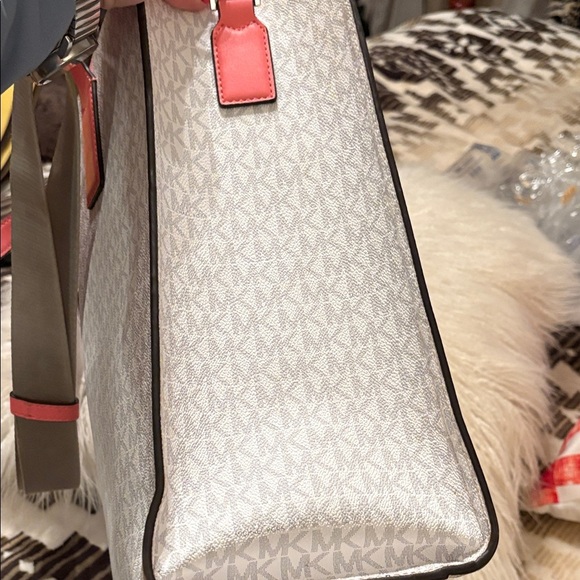Michael Kors Cream and Pink Signature Tote - Picture 9 of 13
